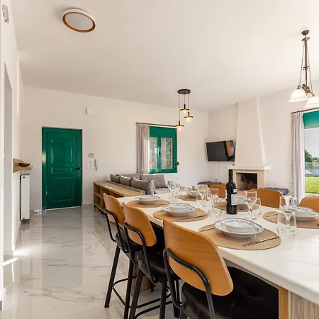 Sandi With Private Pool