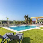 Sandi With Private Pool