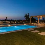 Sandi With Private Pool