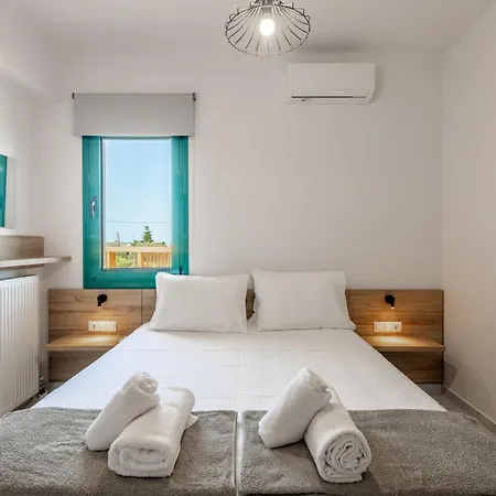 Sandi With Private Pool