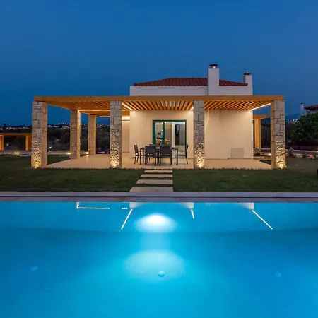Sandi With Private Pool Villa *