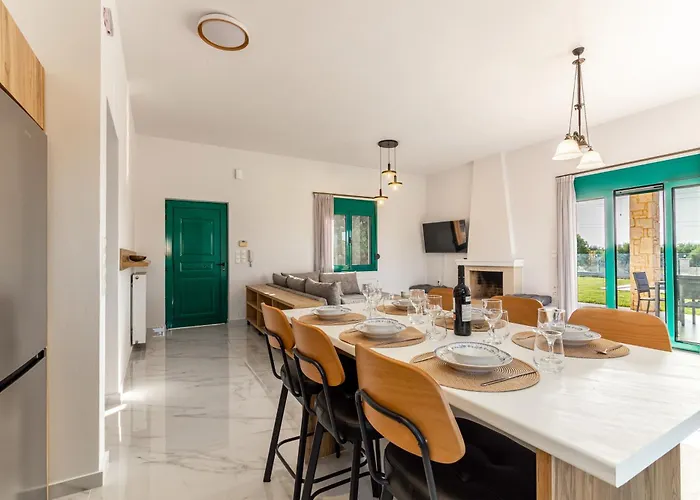 Sandi With Private Pool