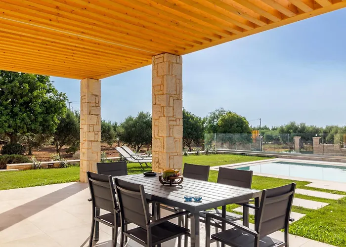 Sandi With Private Pool הרסוניסוס