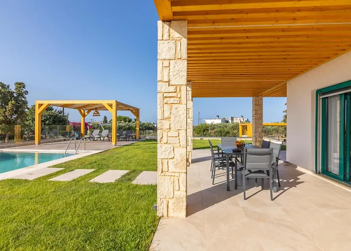 Sandi With Private Pool וילה הרסוניסוס